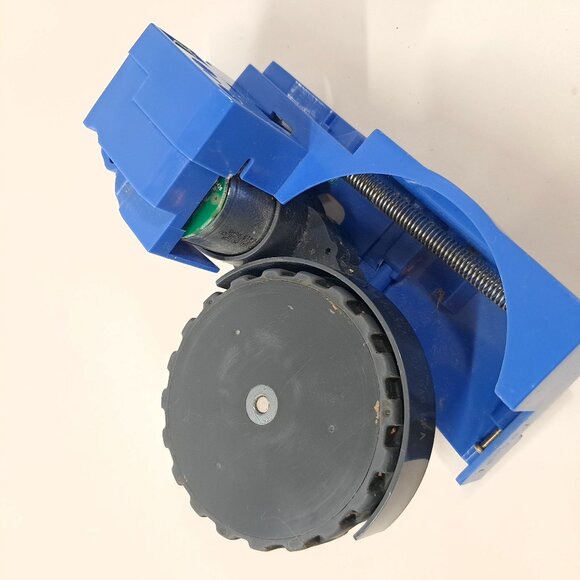 irobot Roomba robot vacuum 650 RIGHT wheel drive assembly 600 genuine OEM part - Picture 1 of 5